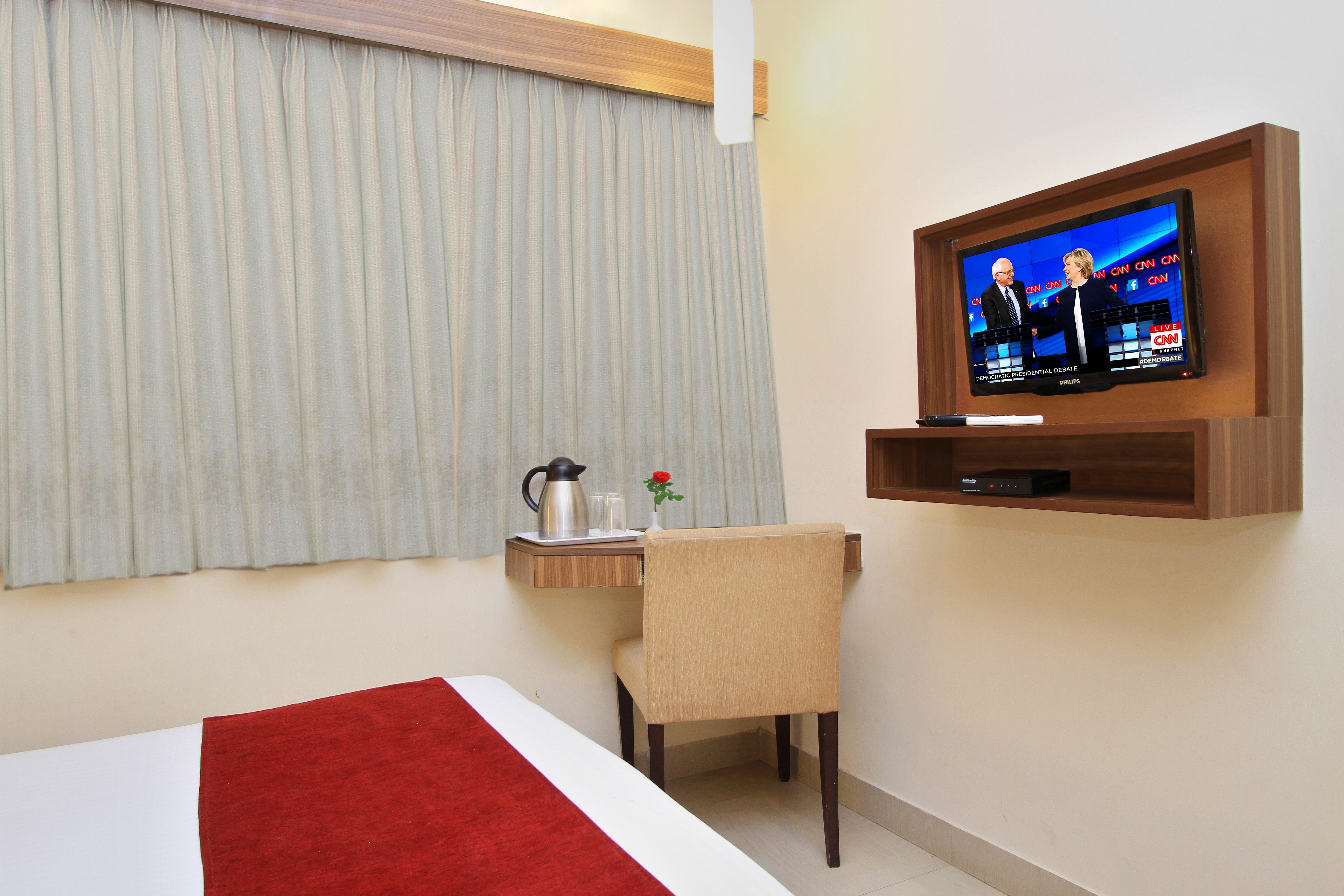 Deluxe Rooms at LA SARA COMFORTS, MARATHAHALLI Hotel 4